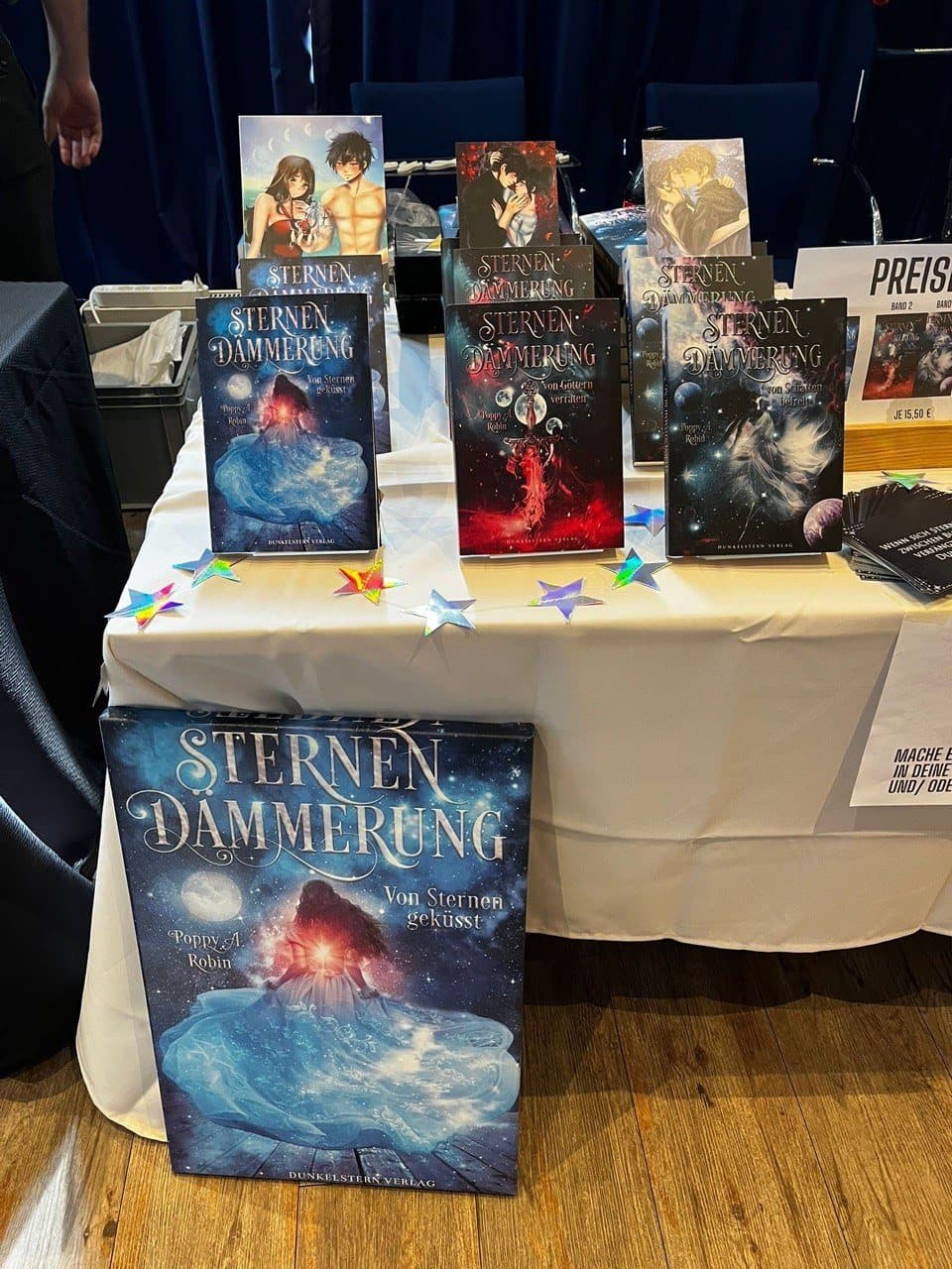 Sternendämmerung Bücher am Stand auf der Buchmesse Kiel